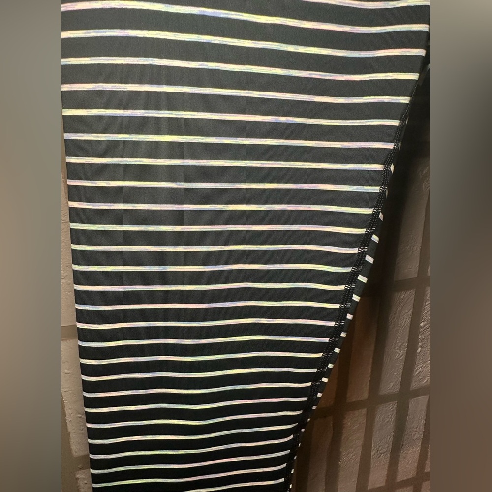 IVIVVA CROP LEGGINGS - Picture 4 of 8